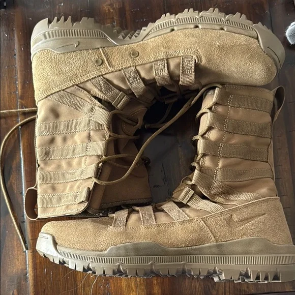 Nike Tan Tactical Boots - Picture 1 of 5